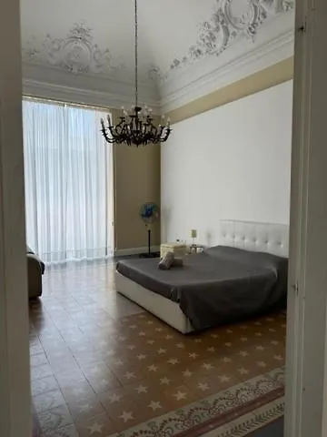 Suite chicca nel cuore del centro storico Catania Italia